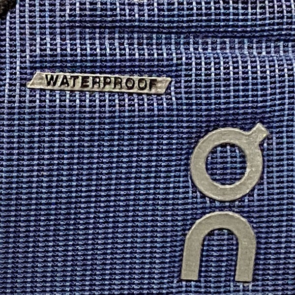 On Cloud Sneakers Running Waterproof shoes with the box Laces Not Included Gift - Picture 6 of 10